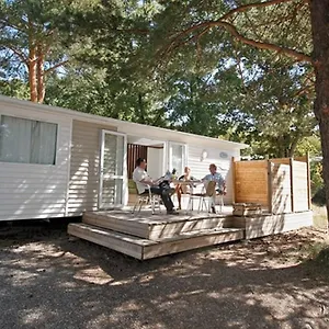 https://camping-domaine-de-chanteraine.fr-provencehotel.com