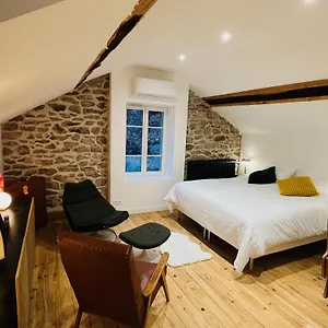 Les Roches D'yzeron Maison d'hôtes